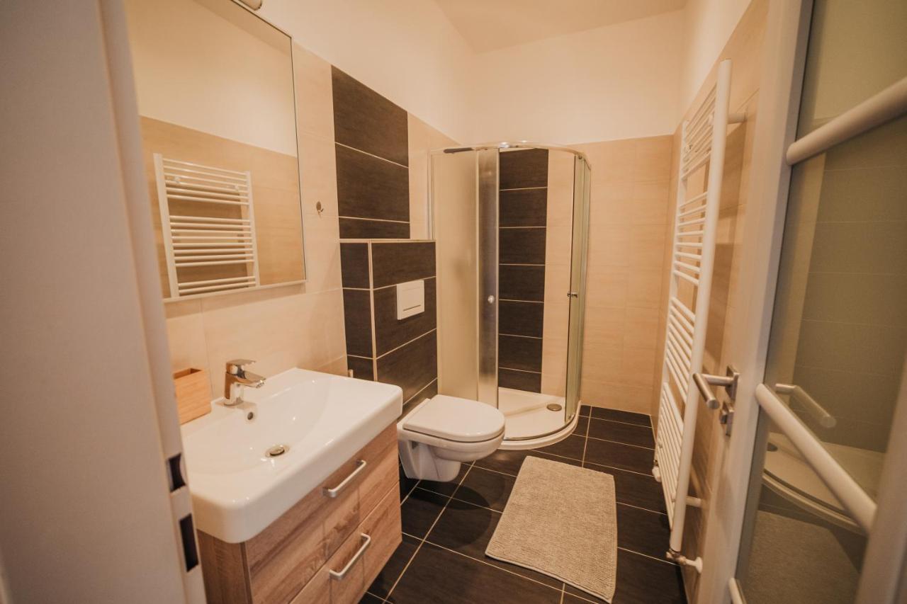 Citybeat Apartments, 400M From The Square Plzeň Esterno foto