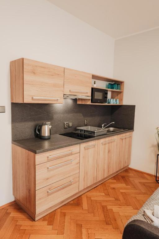 Citybeat Apartments, 400M From The Square Plzeň Esterno foto