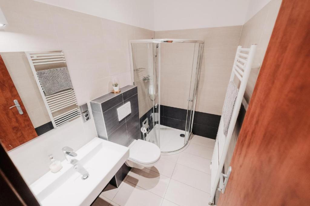 Citybeat Apartments, 400M From The Square Plzeň Esterno foto