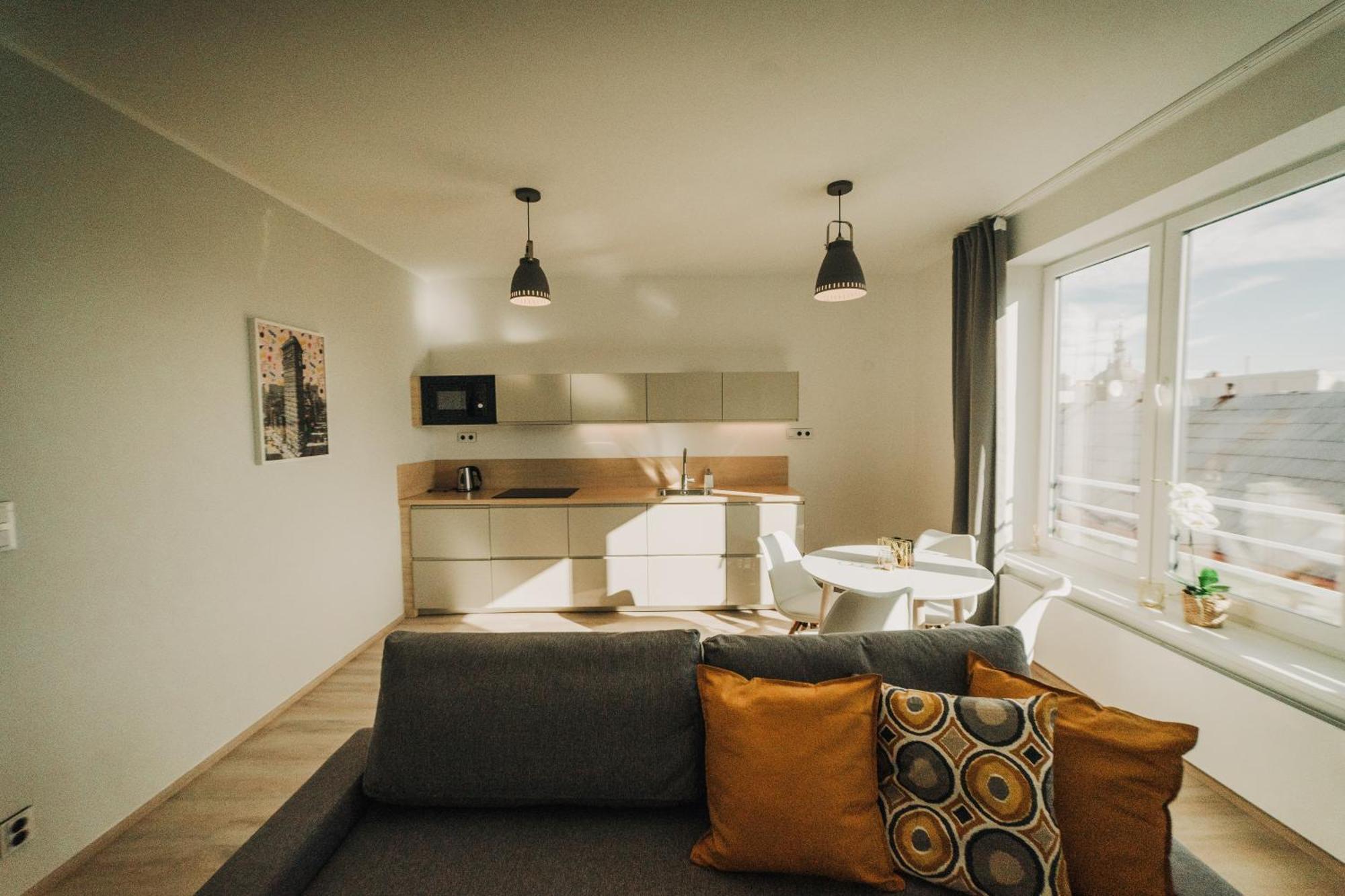 Citybeat Apartments, 400M From The Square Plzeň Esterno foto