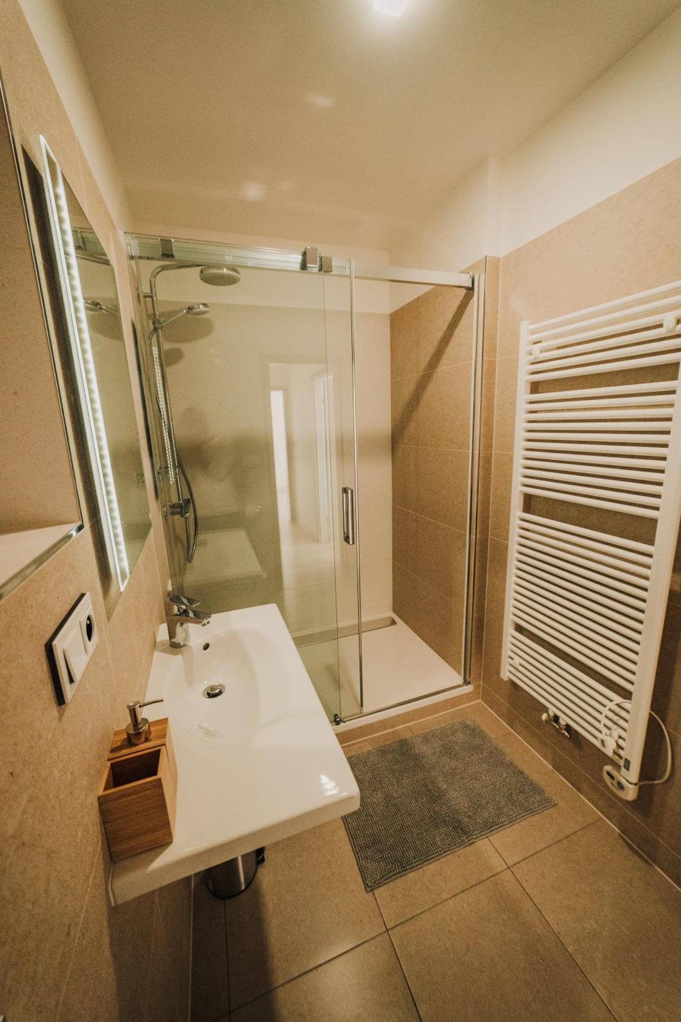 Citybeat Apartments, 400M From The Square Plzeň Esterno foto