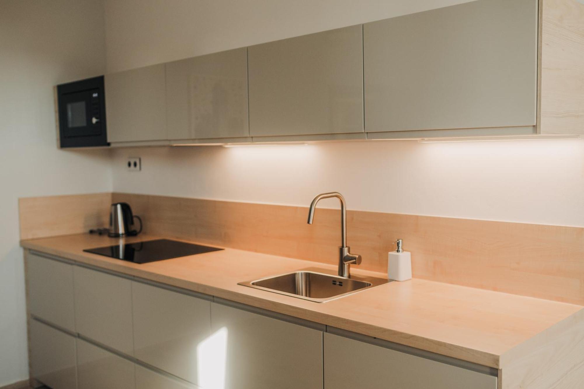 Citybeat Apartments, 400M From The Square Plzeň Esterno foto