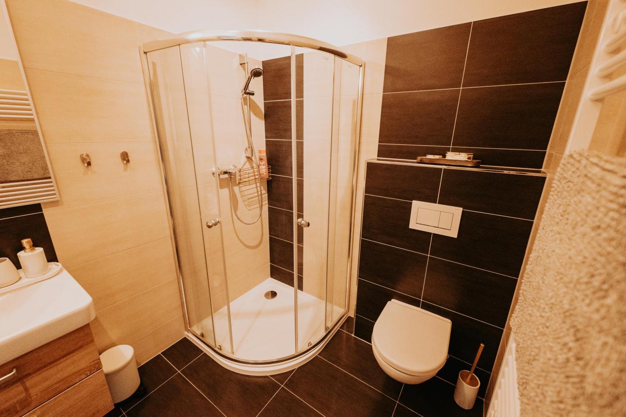 Citybeat Apartments, 400M From The Square Plzeň Esterno foto