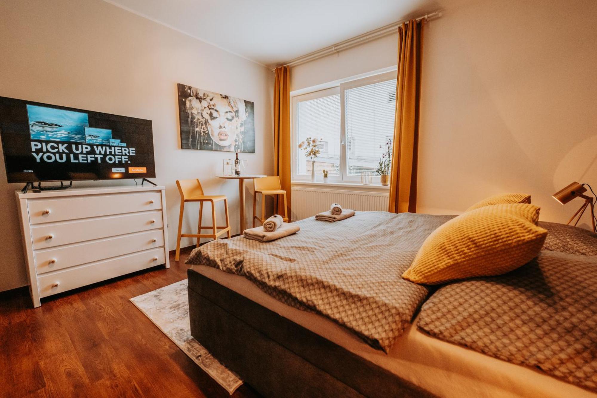 Citybeat Apartments, 400M From The Square Plzeň Esterno foto
